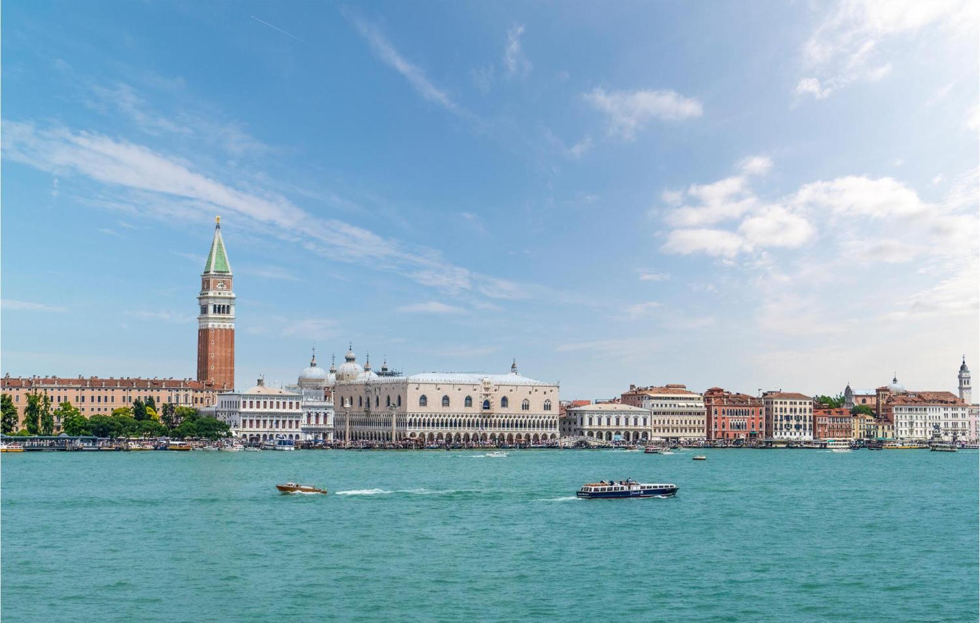 Stunning Apartment In Venezia With Kitchenette ภายนอก รูปภาพ